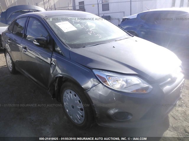 1FADP3F2XDL144432 - 2013 FORD FOCUS SE GRAY photo 1