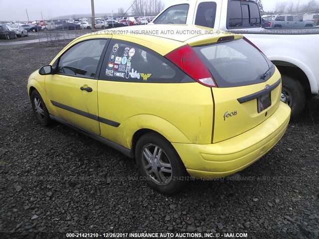 3FAFP31351R215882 - 2001 FORD FOCUS ZX3 YELLOW photo 3