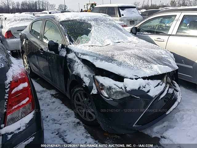 3MYDLBZV9GY133599 - 2016 TOYOTA SCION IA GRAY photo 1