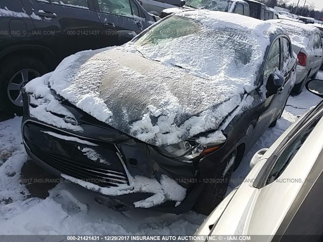 3MYDLBZV9GY133599 - 2016 TOYOTA SCION IA GRAY photo 2