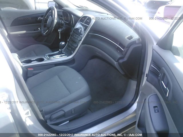 1G11B5SA0DF333912 - 2013 CHEVROLET MALIBU LS 银色 照片 5