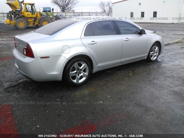 1G1ZC5E00A4101434 - 2010 CHEVROLET MALIBU 1LT 银色 照片 4