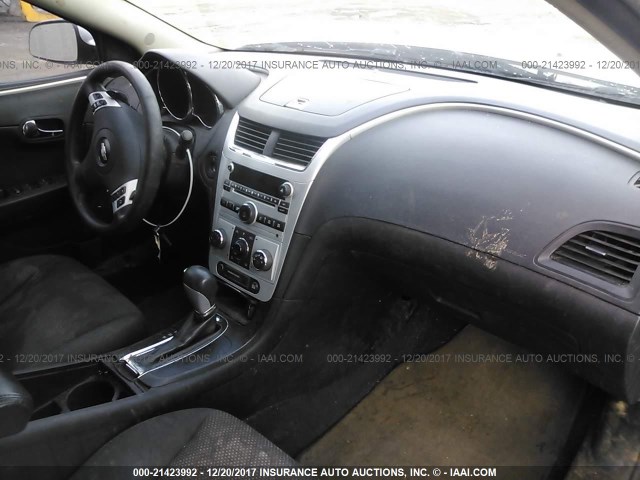 1G1ZC5E00A4101434 - 2010 CHEVROLET MALIBU 1LT 银色 照片 5