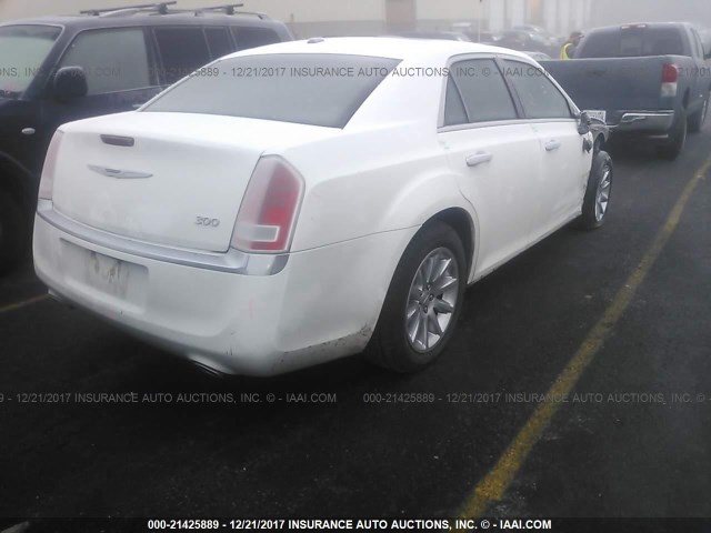 2C3CCACG0CH279537 - 2012 CHRYSLER 300 LIMITED WHITE photo 4