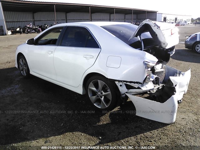 4T1BF1FK7EU751324 - 2014 TOYOTA CAMRY L/SE/LE/XLE 白色 照片 3