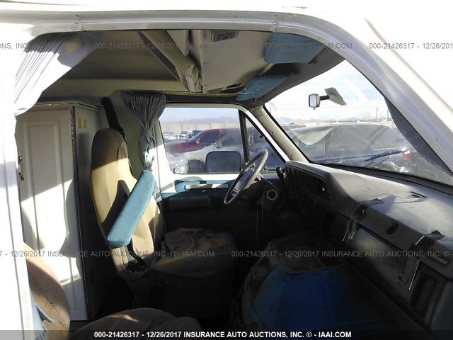 2B6KB31Y0TK154613 - 1996 DODGE RAM VAN B3500 WHITE photo 5