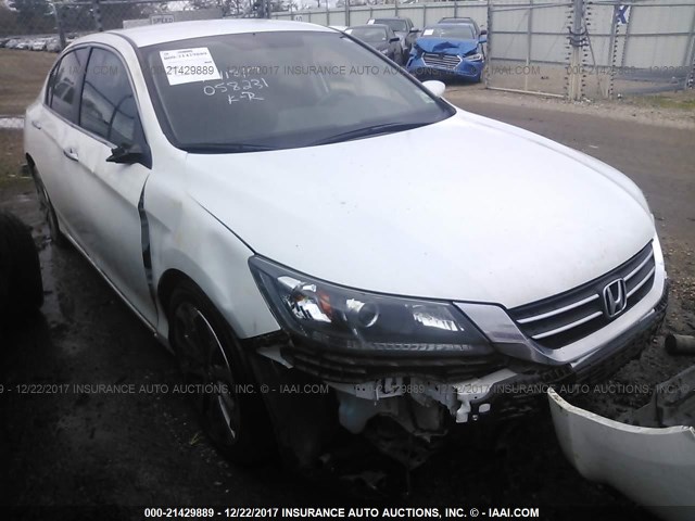 1HGCR2F52FA058231 - 2015 HONDA ACCORD SPORT 白色 照片 1
