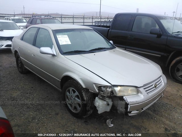JT2BF28K5X0223789 - 1999 TOYOTA CAMRY LE/XLE GOLD photo 1