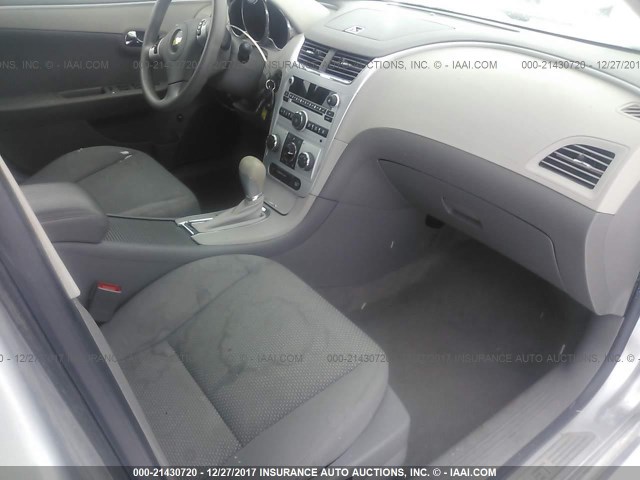 1G1ZC5E08A4101116 - 2010 CHEVROLET MALIBU 1LT 银色 照片 5