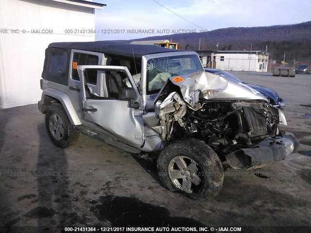 1J4GA59118L549425 - 2008 JEEP WRANGLER UNLIMITE SAHARA SILVER photo 1