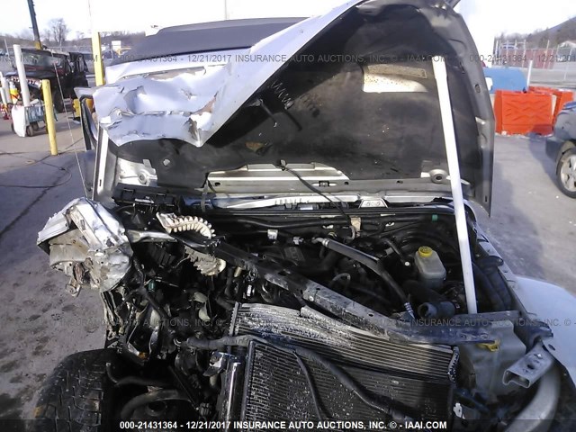 1J4GA59118L549425 - 2008 JEEP WRANGLER UNLIMITE SAHARA SILVER photo 10