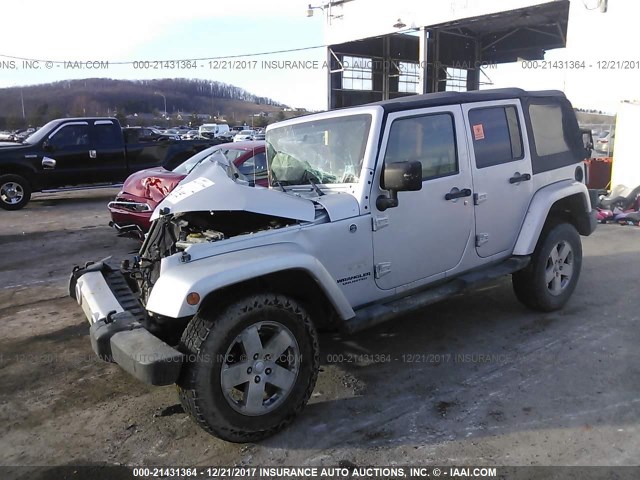 1J4GA59118L549425 - 2008 JEEP WRANGLER UNLIMITE SAHARA SILVER photo 2