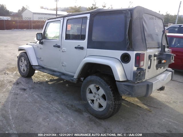 1J4GA59118L549425 - 2008 JEEP WRANGLER UNLIMITE SAHARA SILVER photo 3