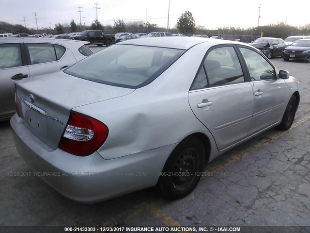 JTDBE32K120104669 - 2002 TOYOTA CAMRY LE/XLE/SE SILVER photo 4