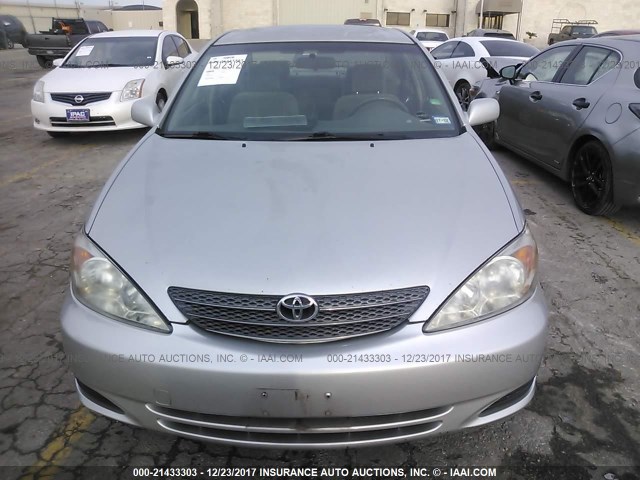 JTDBE32K120104669 - 2002 TOYOTA CAMRY LE/XLE/SE SILVER photo 6