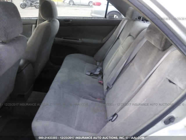 JTDBE32K120104669 - 2002 TOYOTA CAMRY LE/XLE/SE SILVER photo 8