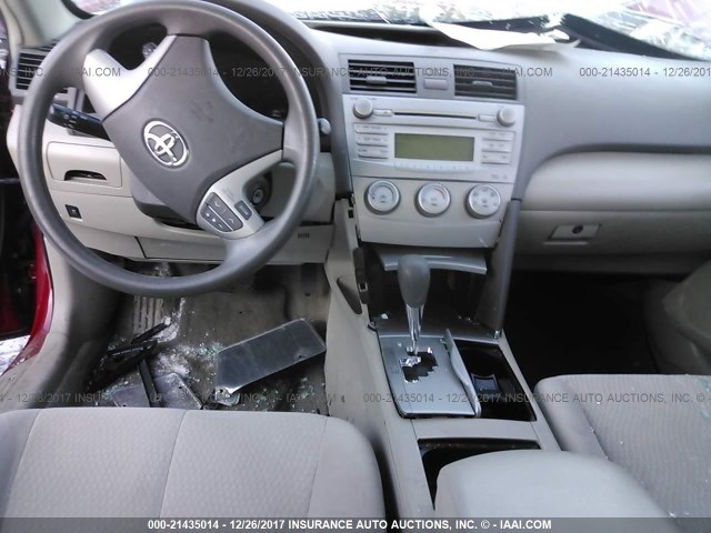 4T4BF3EK8BR214735 - 2011 TOYOTA CAMRY SE/LE/XLE Қызыл фото 5