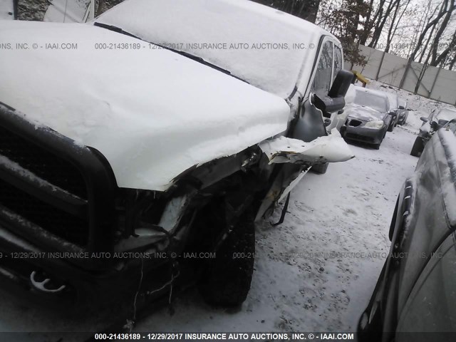 3C6TR5HT8GG307539 - 2016 RAM 2500 ST WHITE photo 2