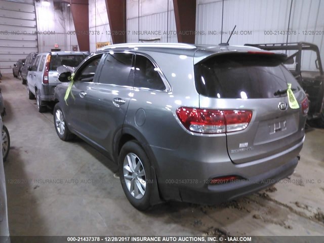 5XYPGDA3XHG262401 - 2017 KIA SORENTO LX/L SILVER photo 3