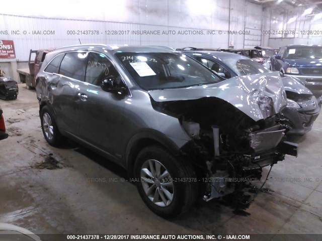 5XYPGDA3XHG262401 - 2017 KIA SORENTO LX/L SILVER photo 5