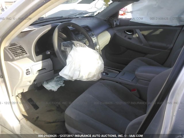 4T1BF3EK0BU137532 - 2011 TOYOTA CAMRY SE/LE/XLE 银色 照片 5