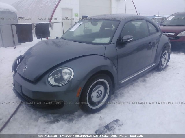 3VWJX7AT1CM632991 - 2012 VOLKSWAGEN BEETLE GRAY photo 2