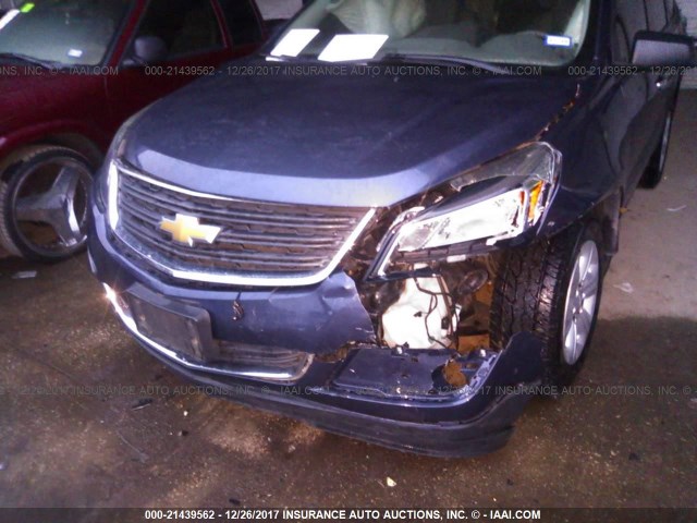 1GNKRFKDXDJ129453 - 2013 CHEVROLET TRAVERSE LS BLUE photo 6