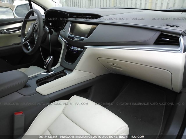 1GYKNCRS7JZ105884 - 2018 CADILLAC XT5 LUXURY WHITE photo 5