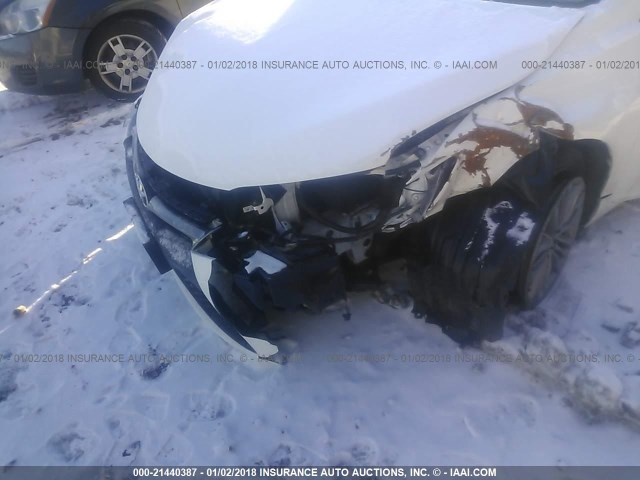 4T1BF1FK6GU553384 - 2016 TOYOTA CAMRY LE/XLE/SE/XSE Weiß Foto 6