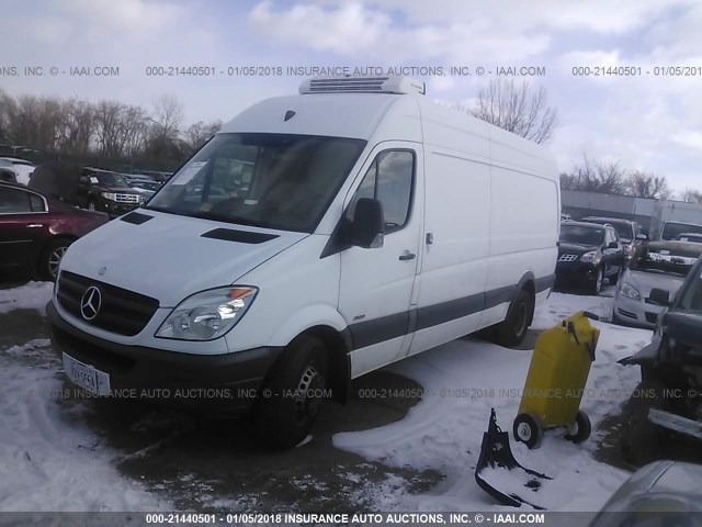 WD3PF1CC3D5751217 - 2013 MERCEDES-BENZ SPRINTER 3500 WHITE photo 2