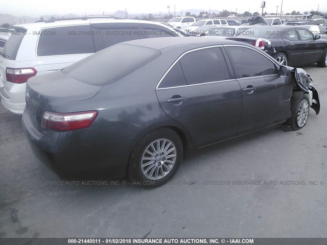 JTNBE46K173025519 - 2007 TOYOTA CAMRY NEW GENERAT CE/LE/XLE/SE GRAY photo 4