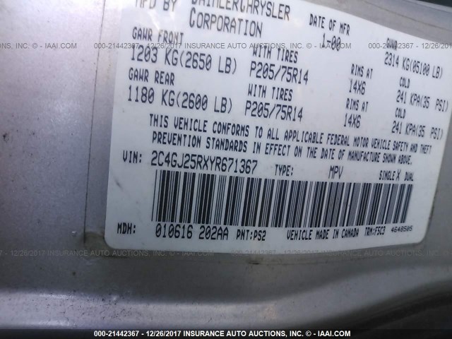 2C4GJ25RXYR671367 - 2000 CHRYSLER VOYAGER SILVER photo 9