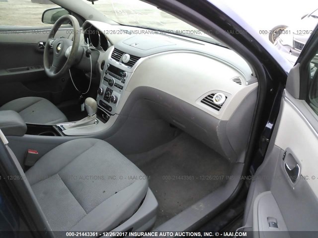 1G1ZB5EBXA4120898 - 2010 CHEVROLET MALIBU LS Tünd mavi foto 5