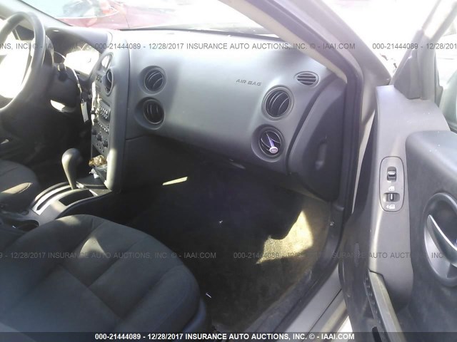 2G2WP552481157855 - 2008 PONTIAC GRAND PRIX SILVER photo 5