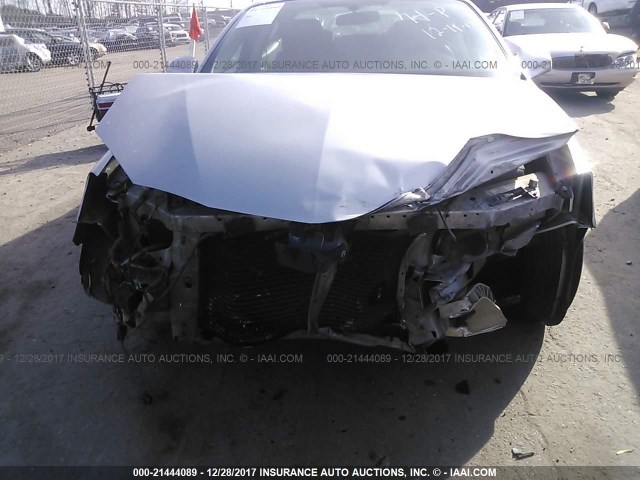 2G2WP552481157855 - 2008 PONTIAC GRAND PRIX SILVER photo 6