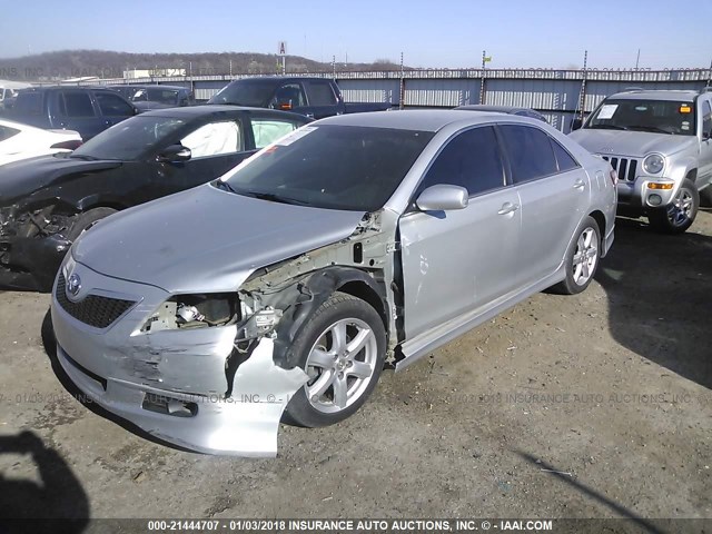 4T1BE46K67U032881 - 2007 TOYOTA CAMRY NEW GENERAT CE/LE/XLE/SE SILVER photo 2