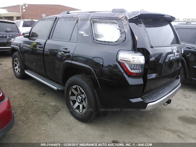 JTEBU5JR7H5471452 - 2017 TOYOTA 4RUNNER SR5 PREM/LTDL/TRAIL/TRD BLACK photo 3