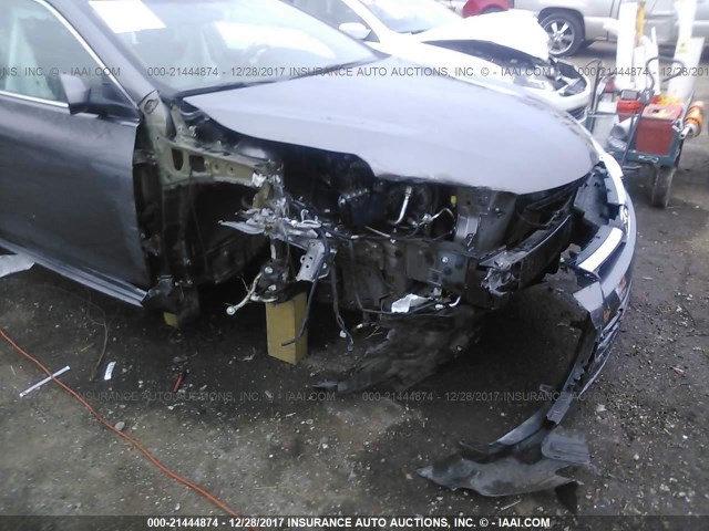 4T1BF1FK2HU328803 - 2017 TOYOTA CAMRY LE/XLE/SE/XSE GRAY photo 6