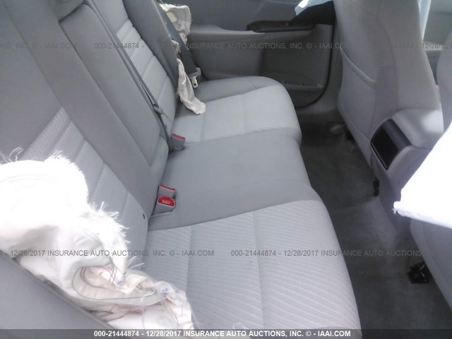 4T1BF1FK2HU328803 - 2017 TOYOTA CAMRY LE/XLE/SE/XSE GRAY photo 8