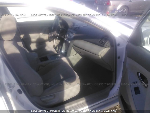 4T1BE46K89U802422 - 2009 TOYOTA CAMRY SE/LE/XLE თეთრი ფოტო 5