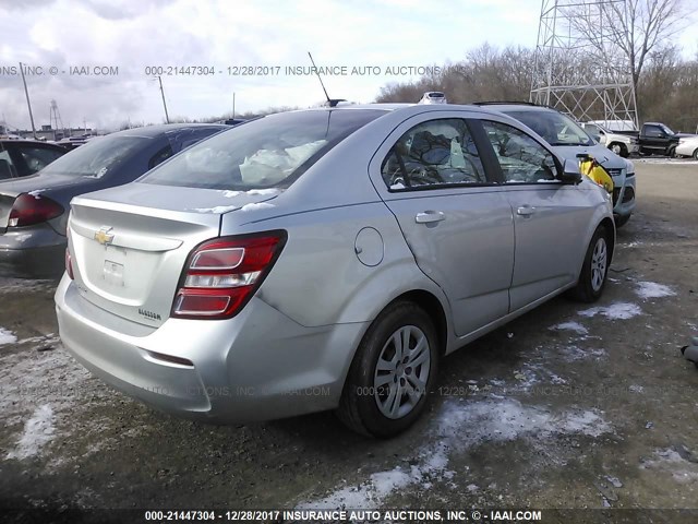 1G1JB5SH8H4141720 - 2017 CHEVROLET SONIC LS 银色 照片 4