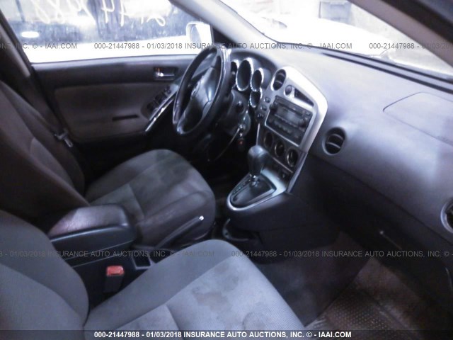 2T1LR32E06C551735 - 2006 TOYOTA COROLLA MATRIX XR SILVER photo 5