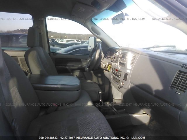 1D3KS28D17J546145 - 2007 DODGE RAM 2500 ST/SLT 灰色 照片 5