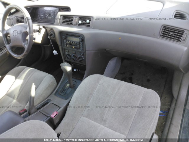 4T1BF22K01U965514 - 2001 TOYOTA CAMRY LE/XLE Gold Foto 5