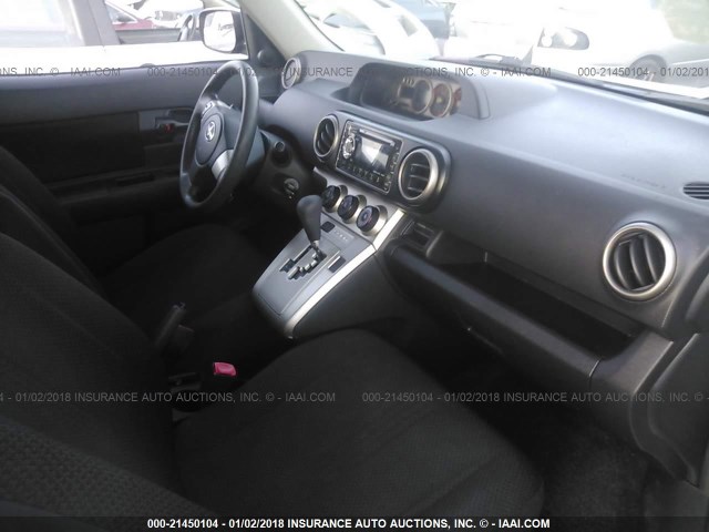 JTLKE50E581011038 - 2008 TOYOTA SCION XB SILVER photo 5