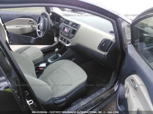 KNADM4A38F6525056 - 2015 KIA RIO LX Սև լուսանկար 5