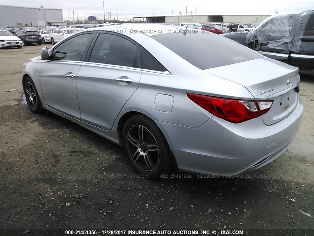 5NPEC4AC1BH270390 - 2011 HYUNDAI SONATA SE/LIMITED SILVER photo 3