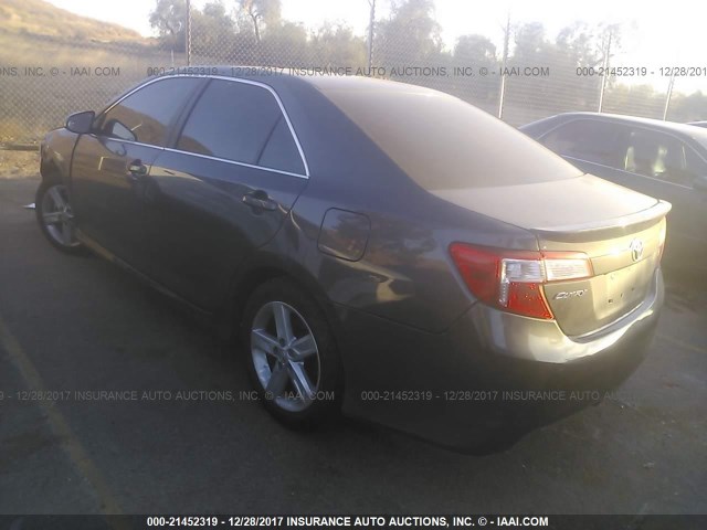 4T1BF1FK2EU814894 - 2014 TOYOTA CAMRY L/SE/LE/XLE 灰色 照片 3