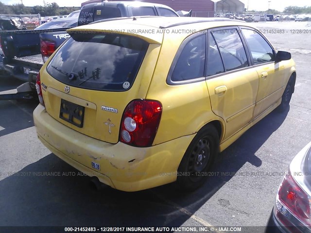 JM1BJ246321493542 - 2002 MAZDA PROTEGE PR5 YELLOW photo 4