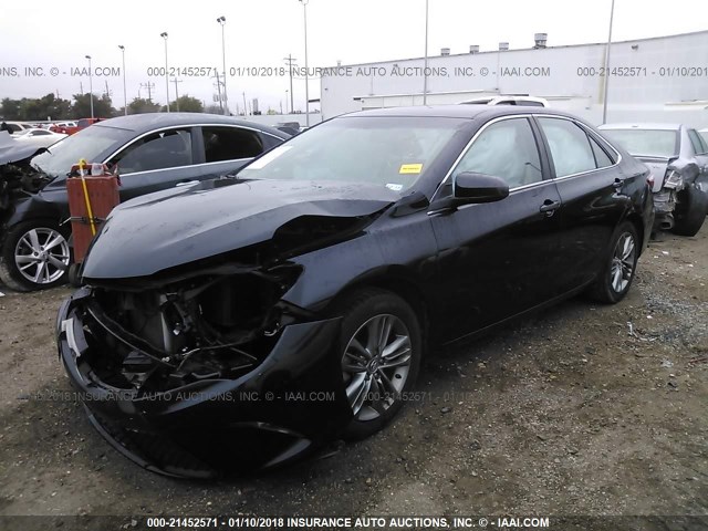 4T1BF1FK2FU920716 - 2015 TOYOTA CAMRY LE/XLE/SE/XSE Schwarz Foto 2